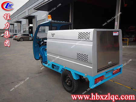 伸縮靈活，可360°旋轉(zhuǎn)，程力牌三輪高壓清洗車(chē)實(shí)現(xiàn)無(wú)死角清洗作業(yè)